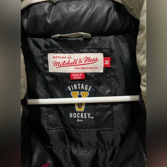 SOLD Brand New LA Kings Vest - Picture 3 of 4